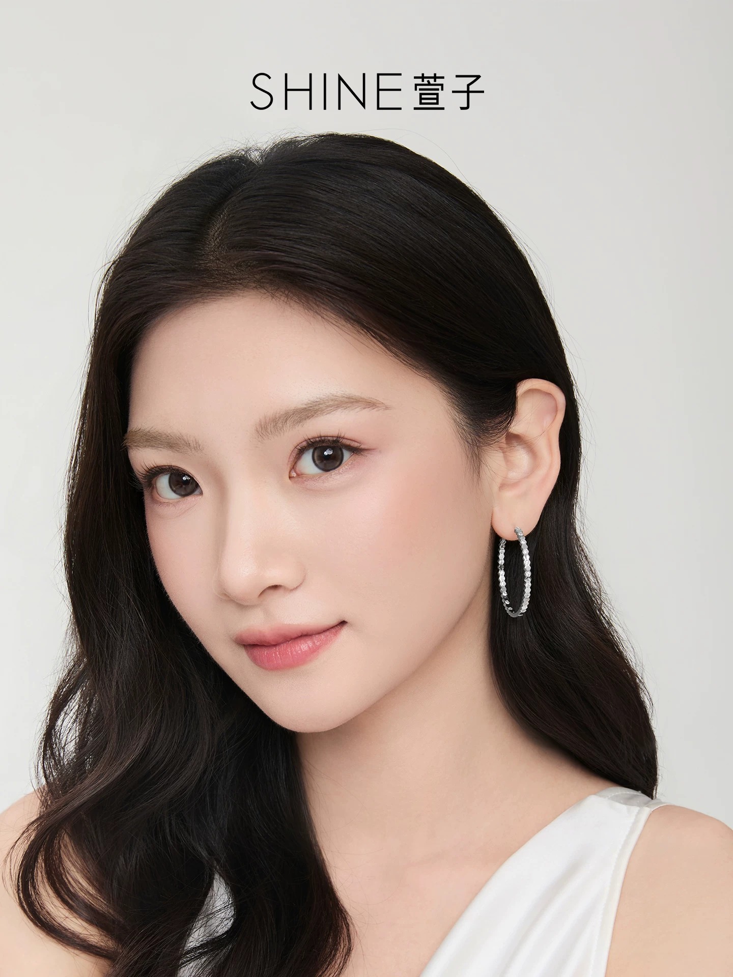SHINE ビジューライン フープピアス