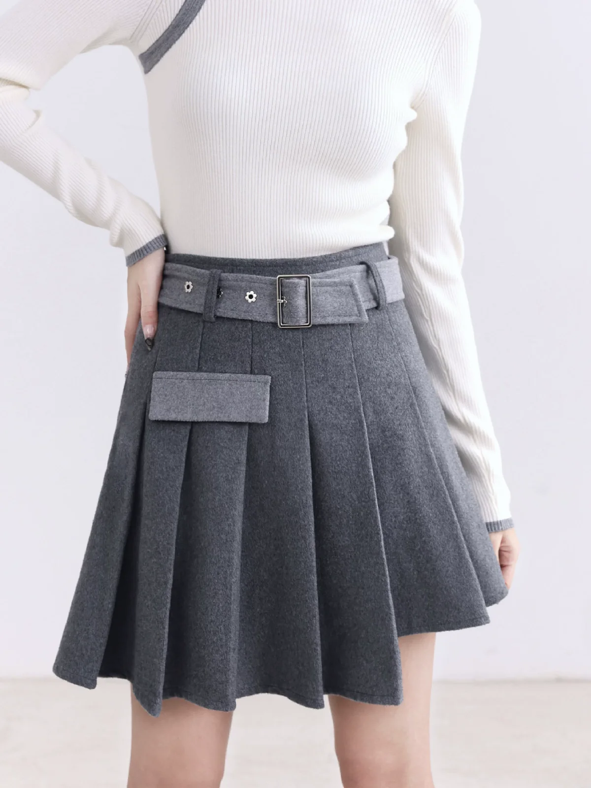 アシンメトリープリーツ スカート 商品写真 2