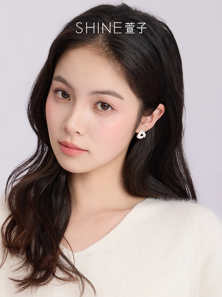 ロゼトライアングル ピアス 商品写真 2