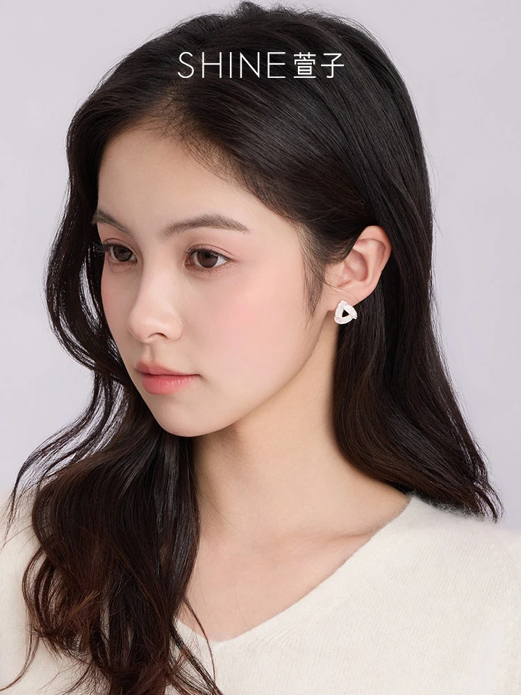 ロゼトライアングル ピアス 商品写真 4