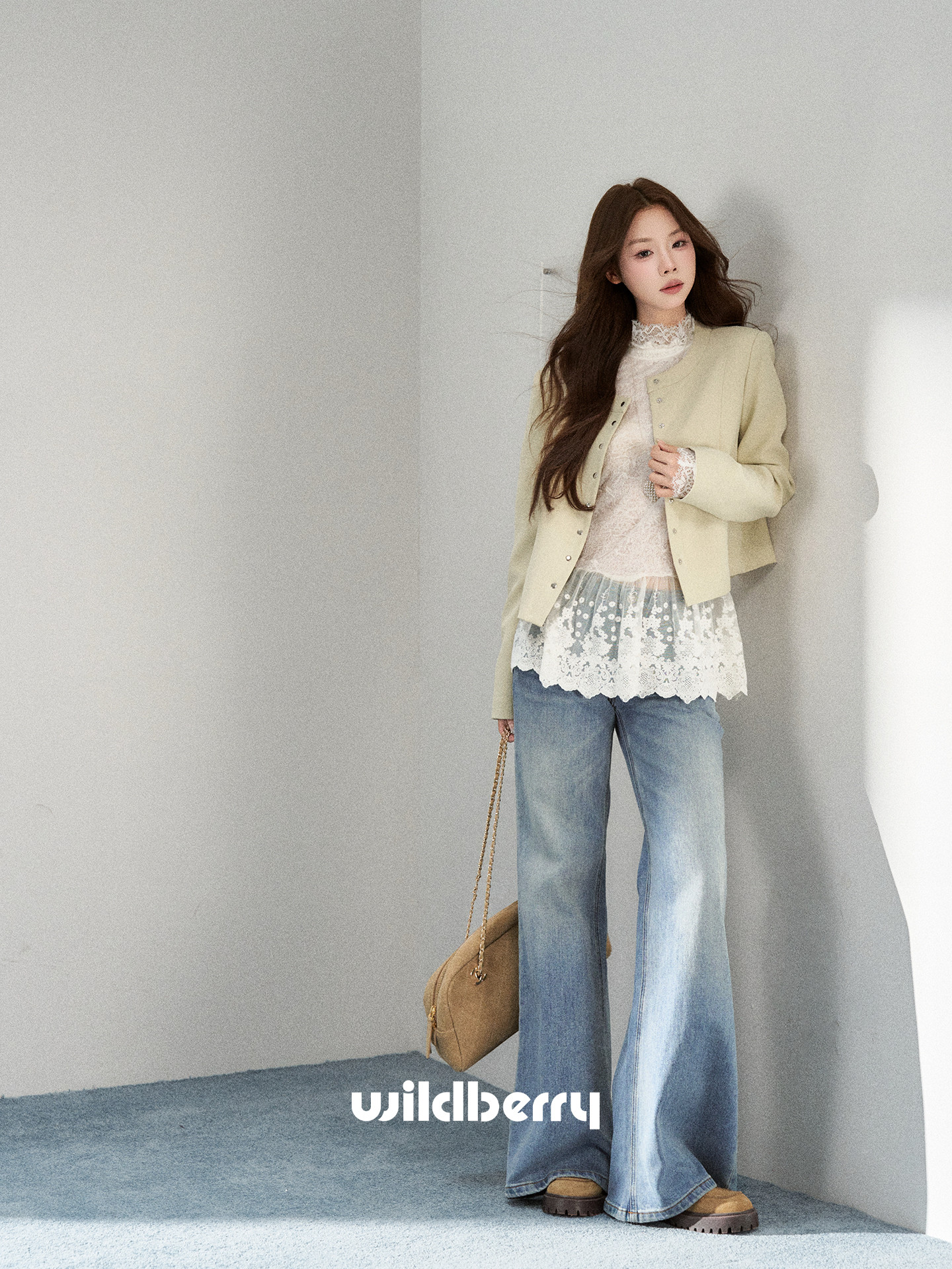 Wildberry 丸首ショートジャケット・レースシャツ