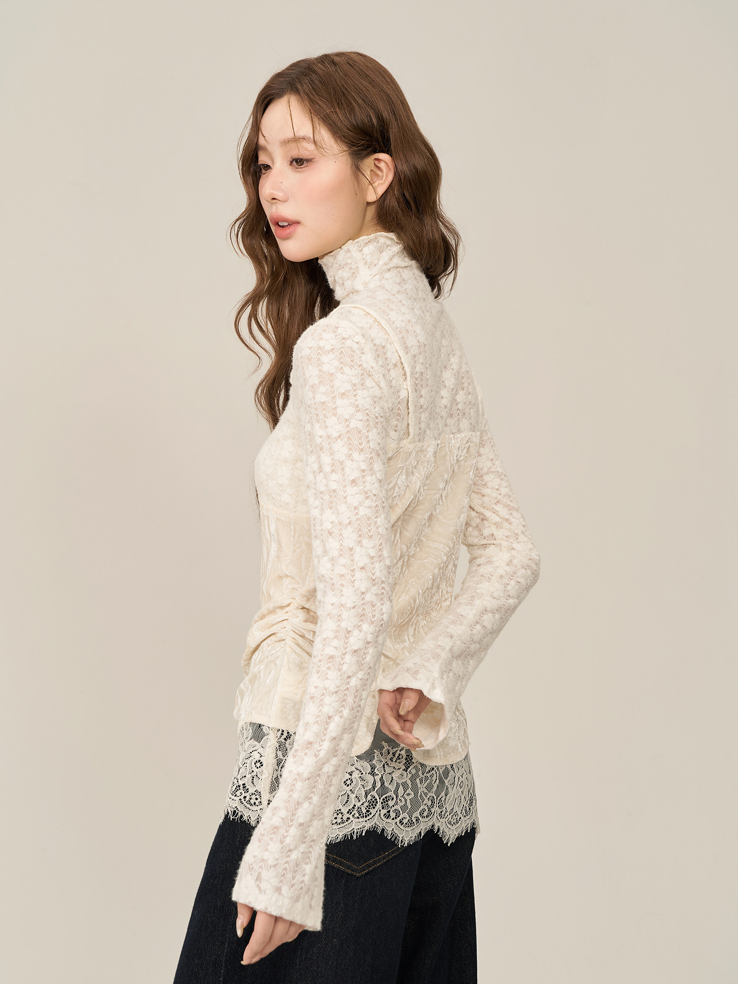 Wildberry ハイネック レース・小花柄切り替え長袖Tシャツ