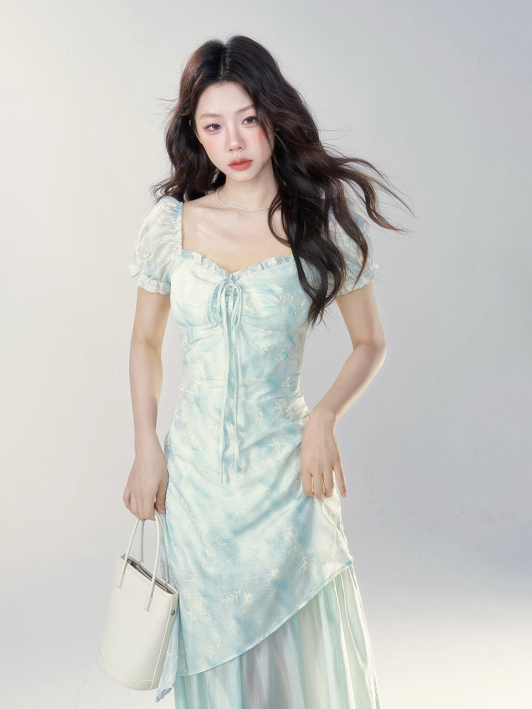 Wildberry スクエアネック 小花柄半袖ロングワンピース