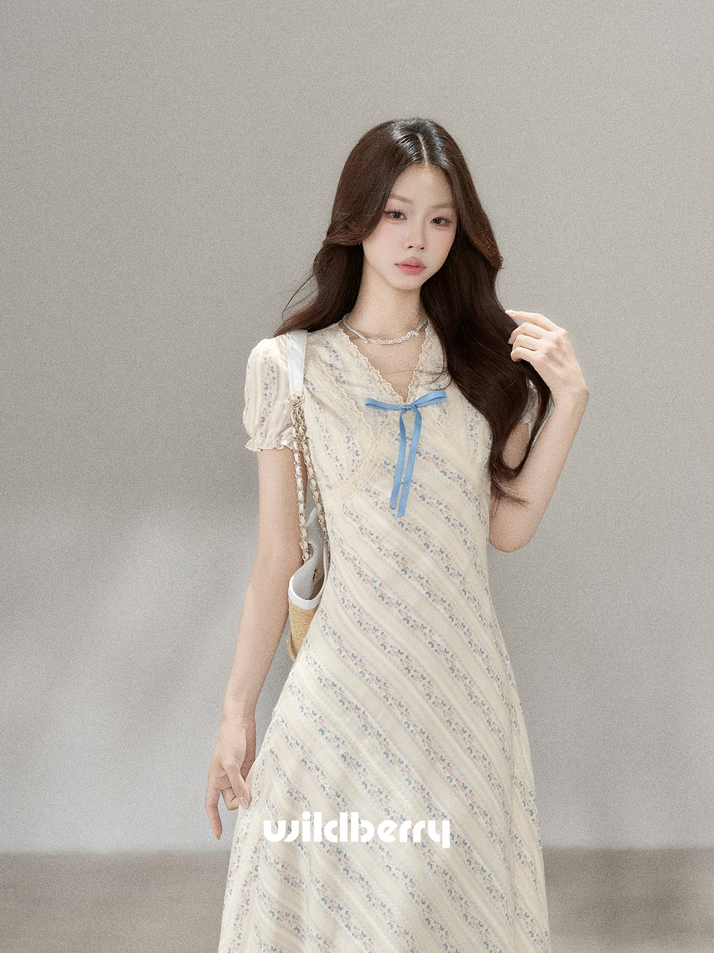 Wildberry フラワーストライプ レースVネックワンピース