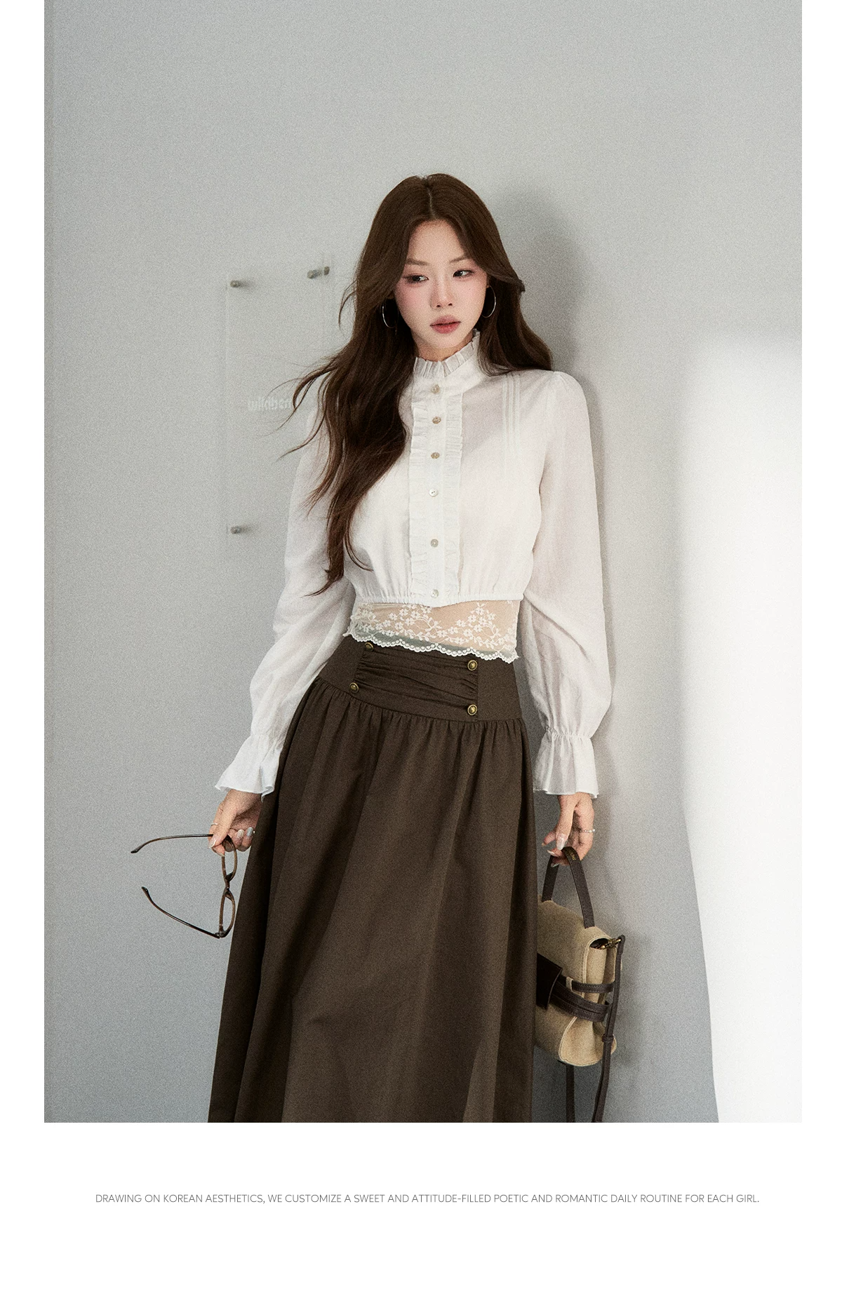 Wildberry スタンドカラー フレアカフスブラウス