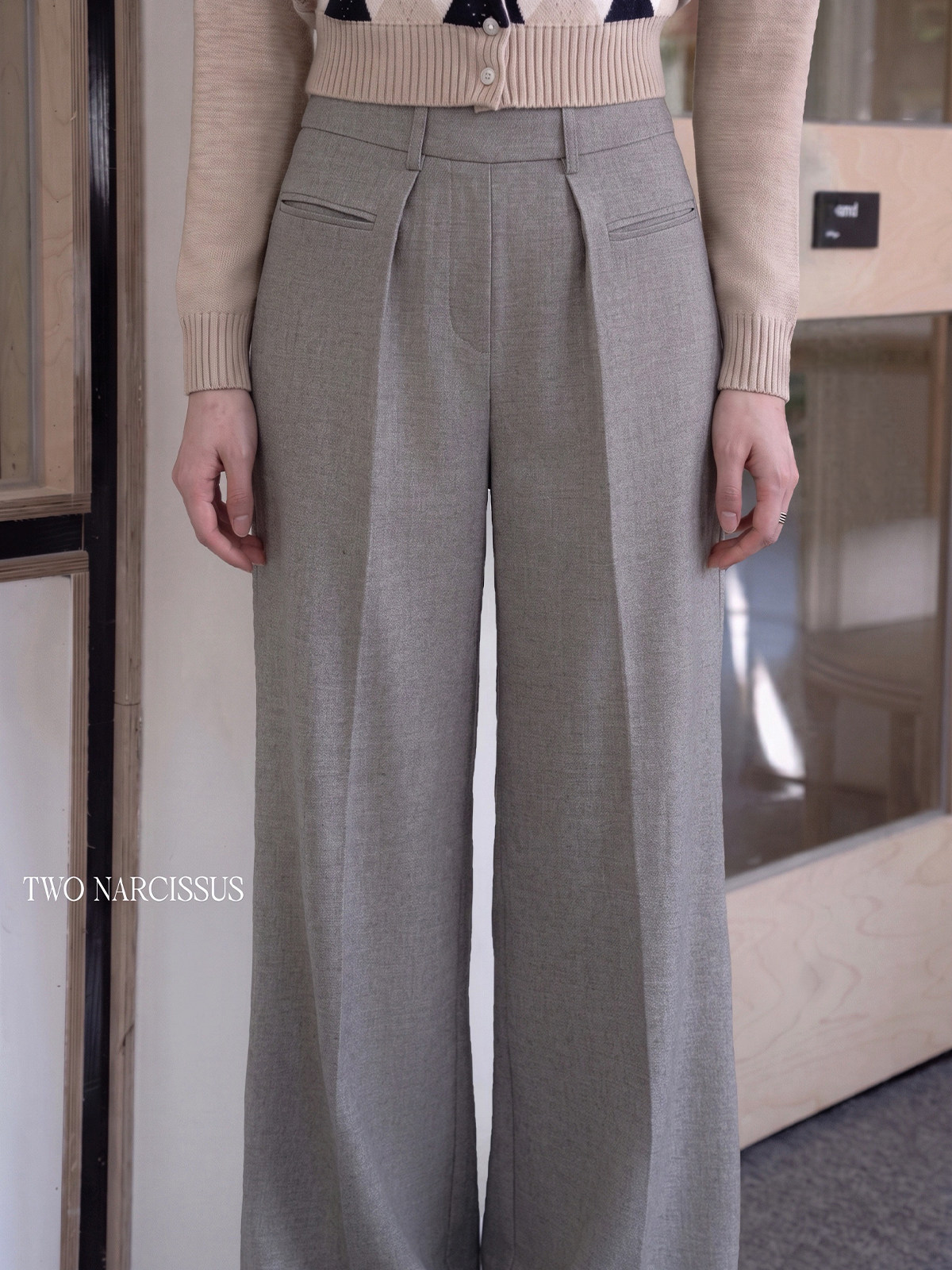 Two Narcissus タック入り ワイドスラックス