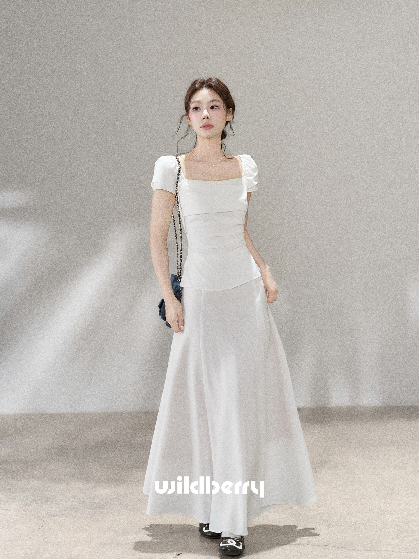 Wildberry スクエアネック パフスリーブブラウス