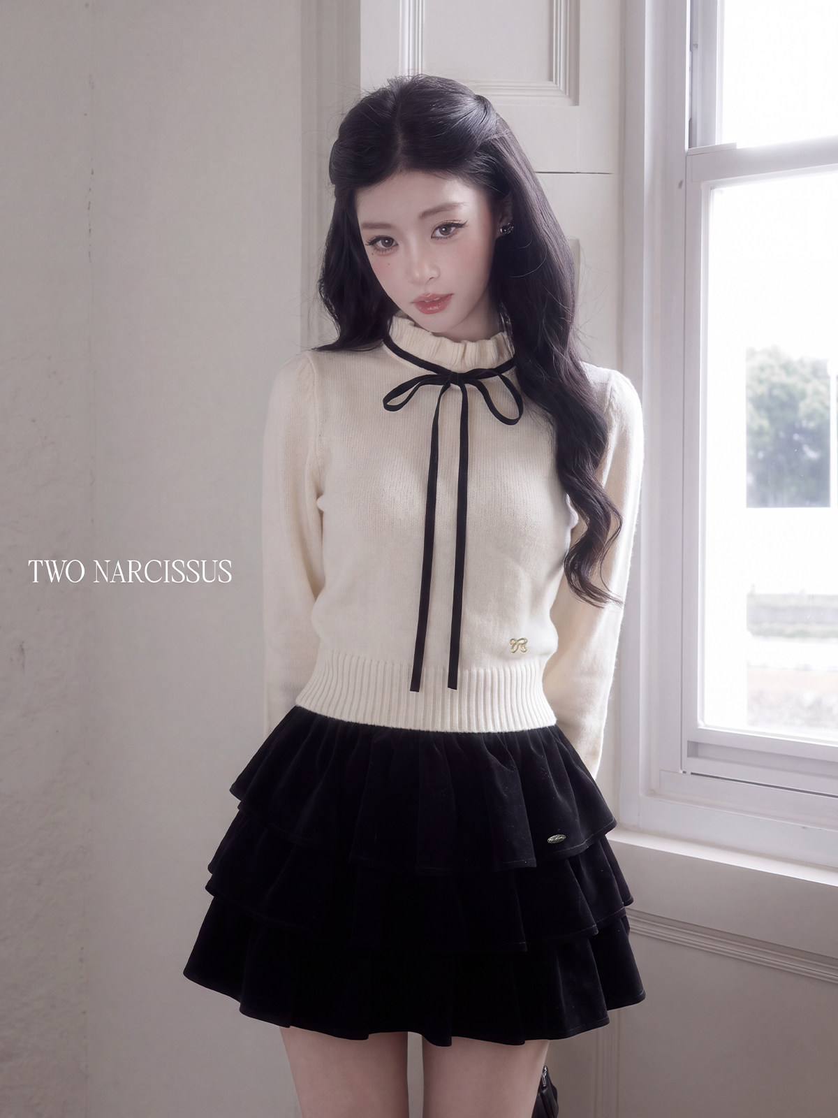 Two Narcissus リボン付き ハイネックトップス
