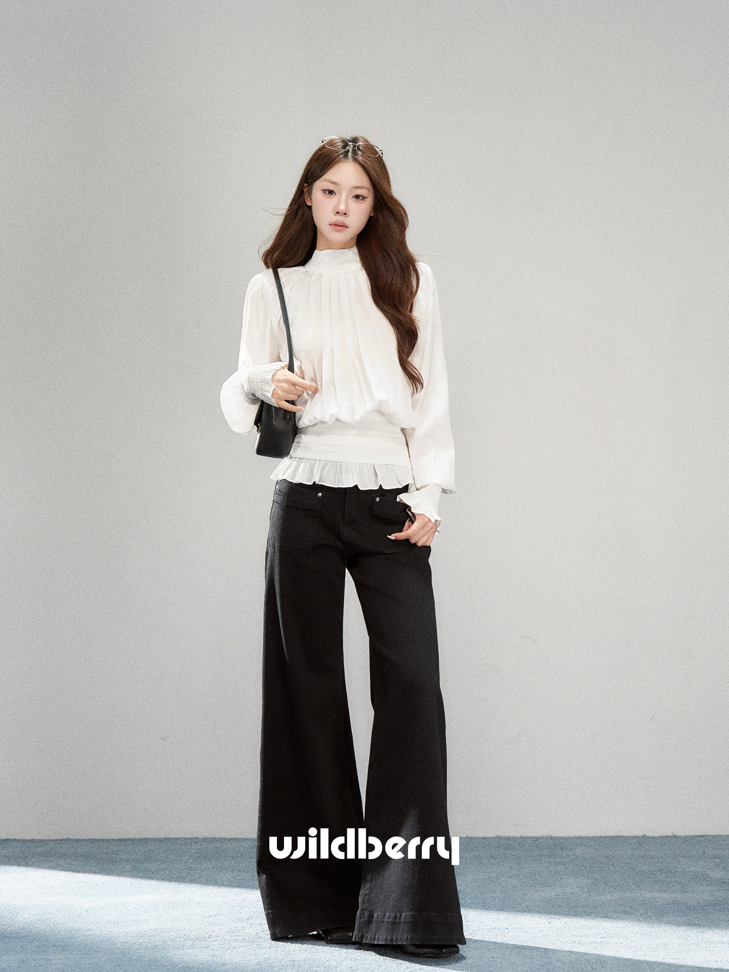 Wildberry ブラック ワイドデニムパンツ