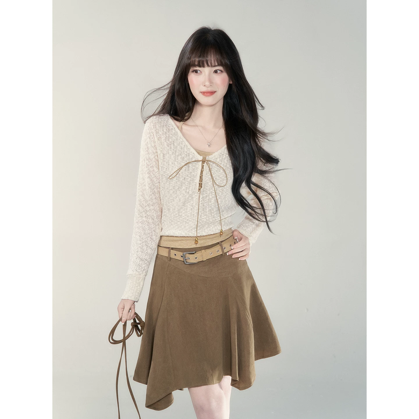 Wildberry Vネック ニットトップス