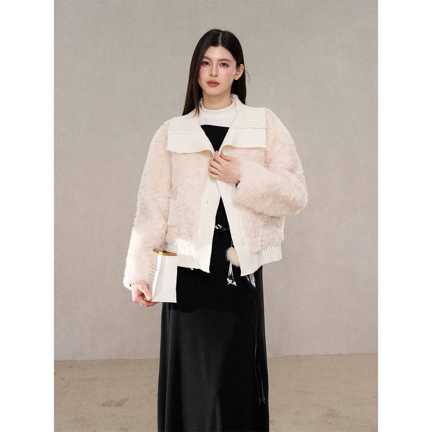 Wildberry アプリコット ファー調ショートジャケット