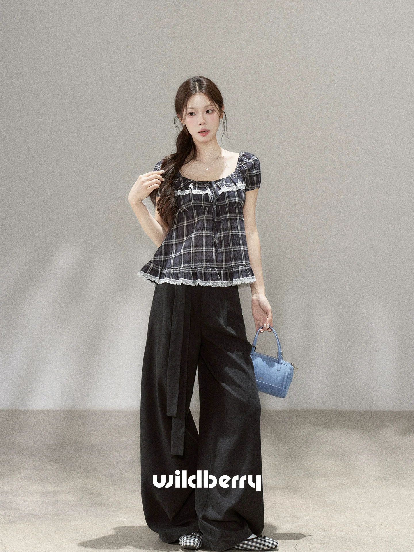 Wildberry ブラック ハイウエストワイドパンツ