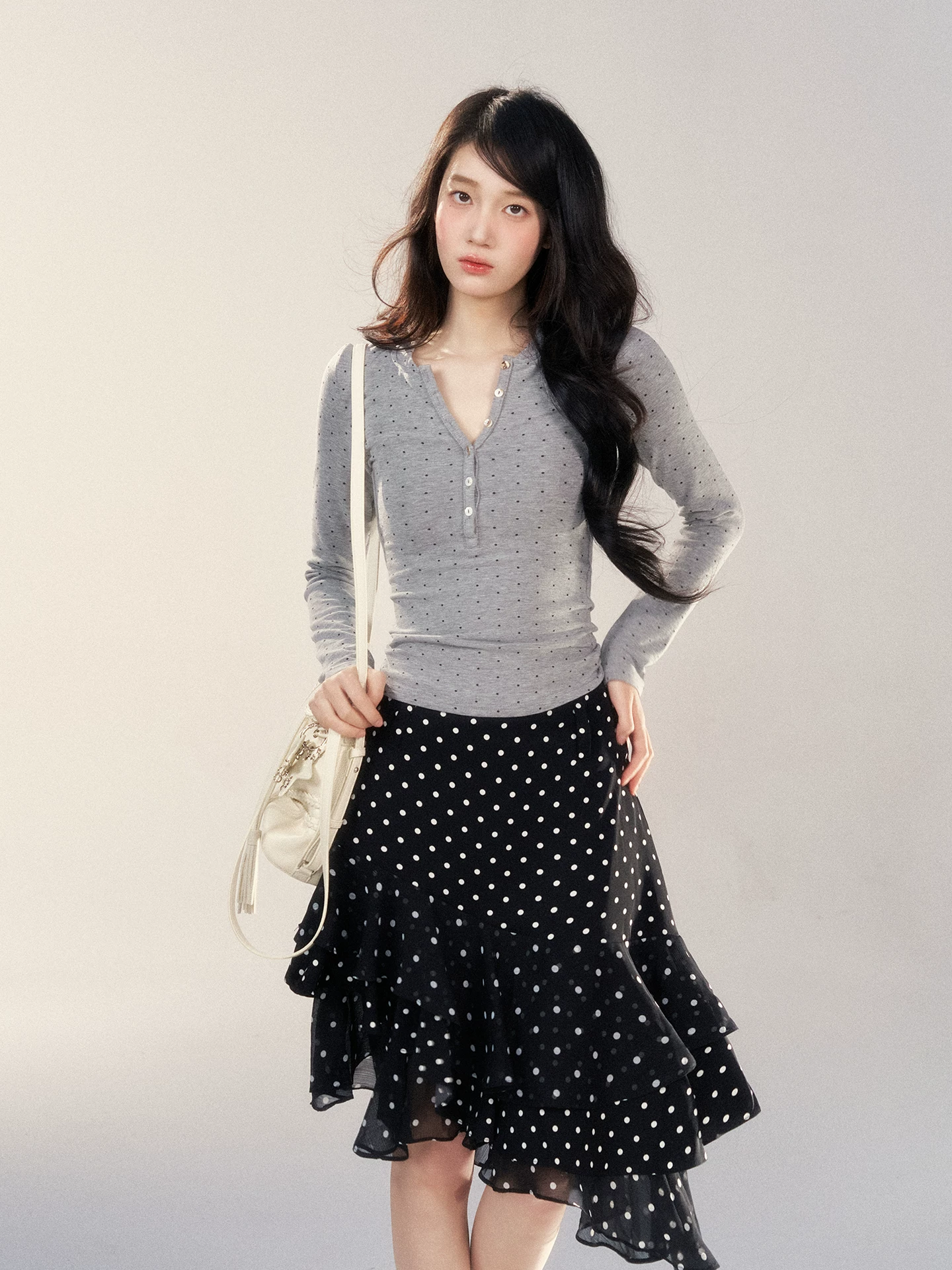 Wildberry Vネック 長袖Tシャツ
