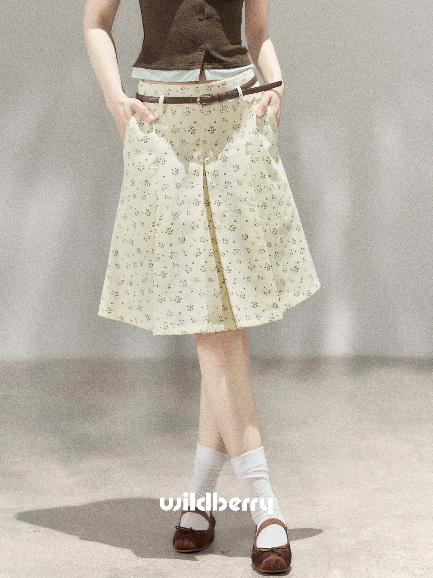 Wildberry 小花柄 Aラインミニスカート