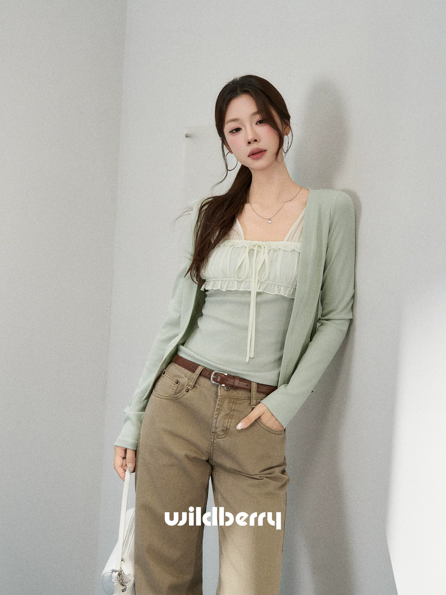 Wildberry グリーン 薄手ニットカーディガン