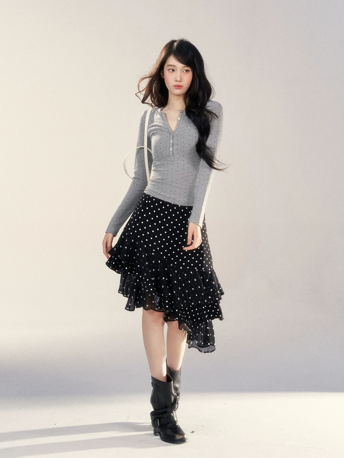 Wildberry ブラックドット アシンメトリーロングスカート