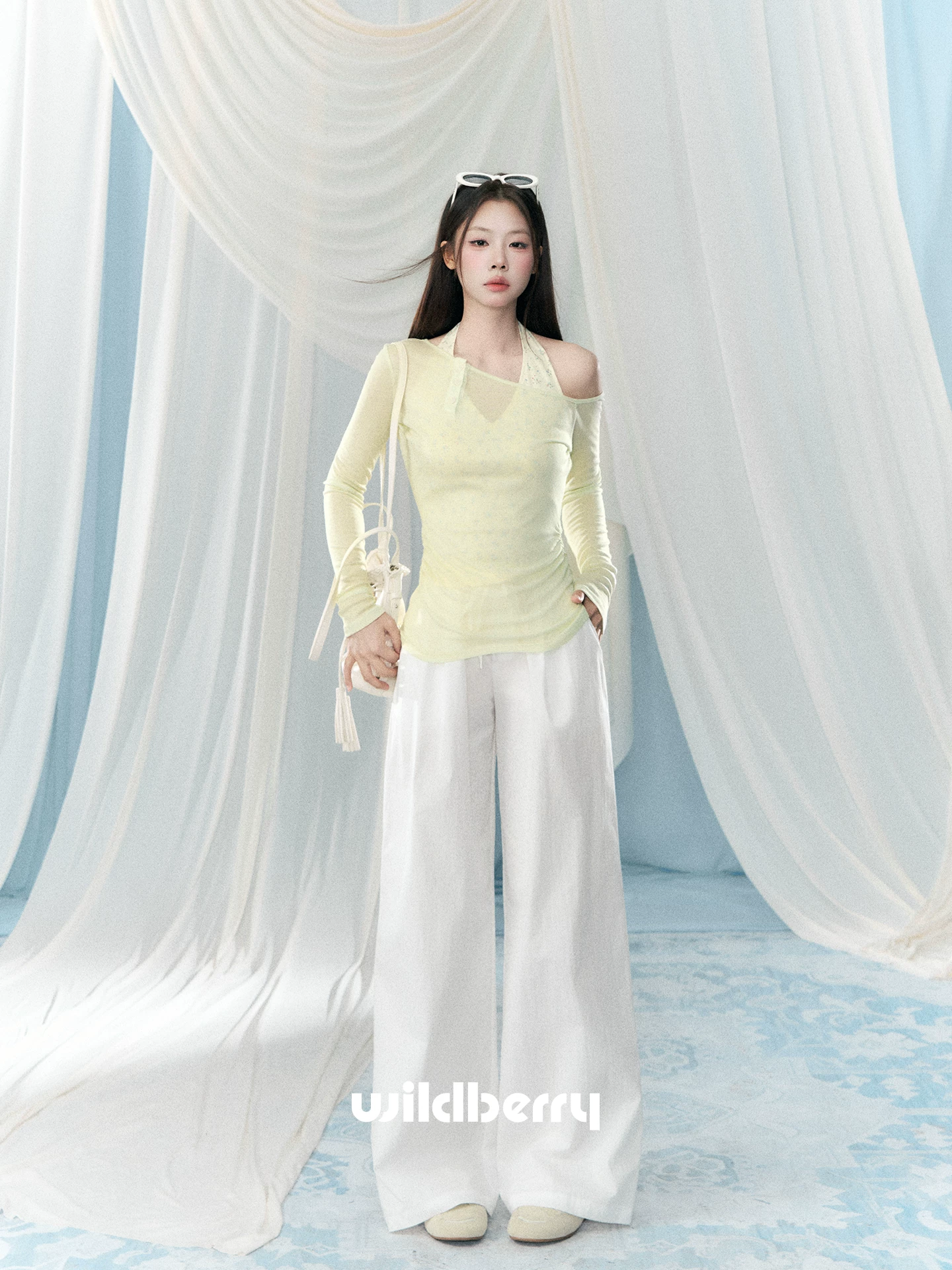 Wildberry ホワイト ストレートパンツ
