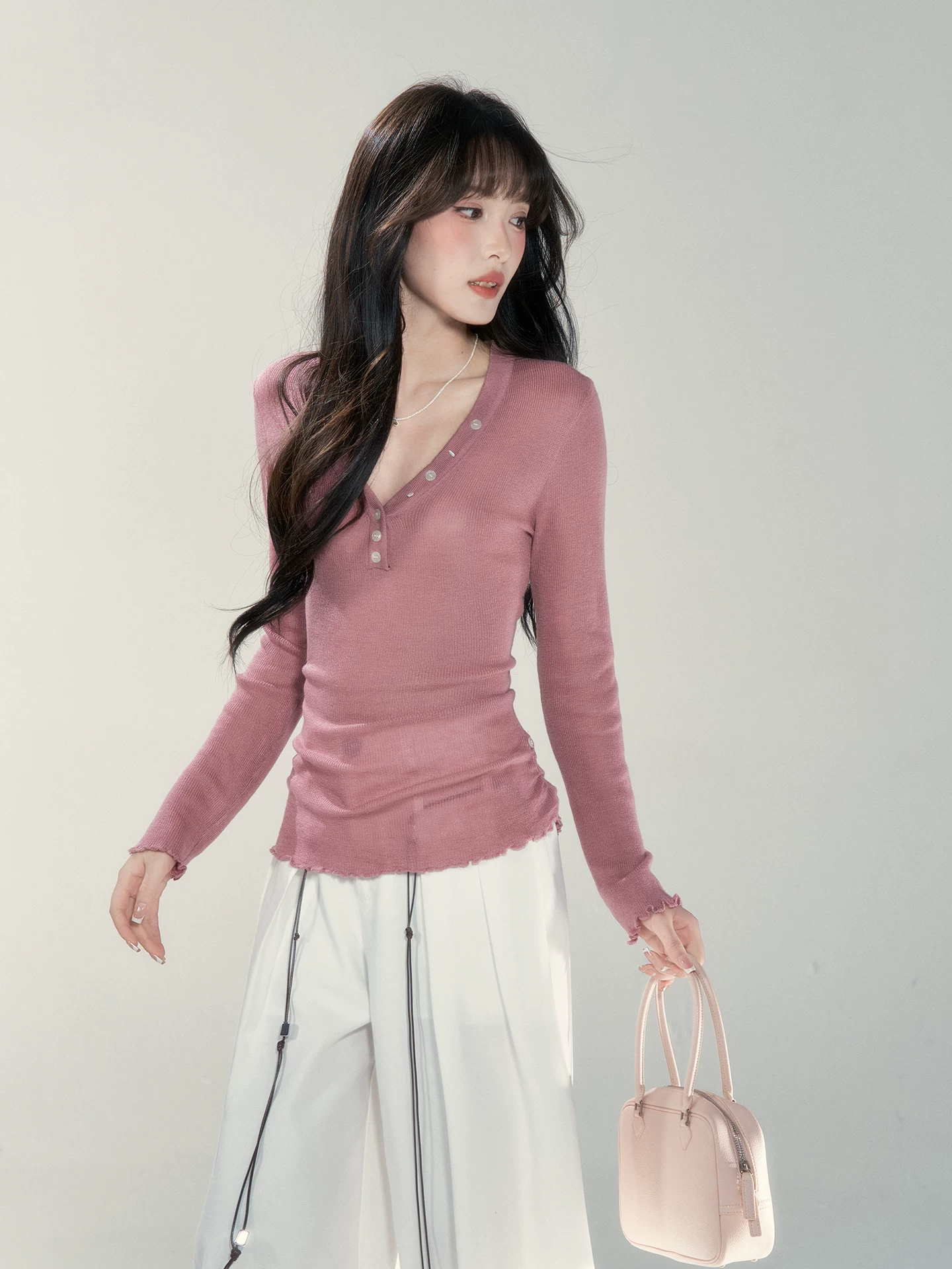 Wildberry Vネック 長袖Tシャツ