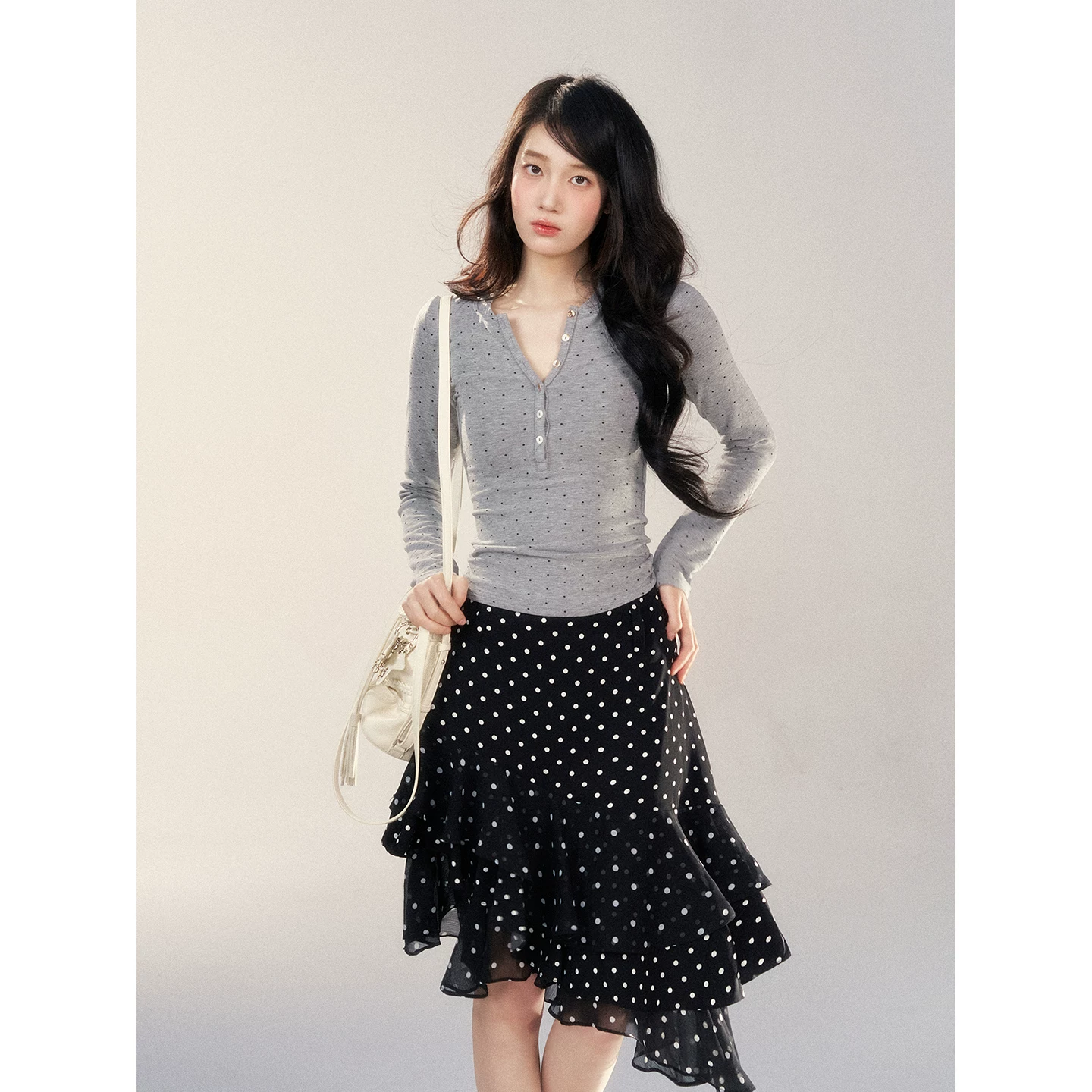 Wildberry Vネック 長袖Tシャツ