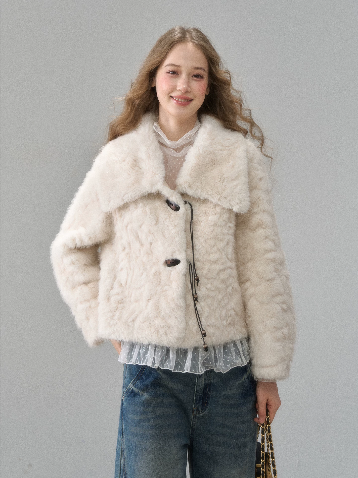Wildberry ホワイト ファー調ウールショートコート