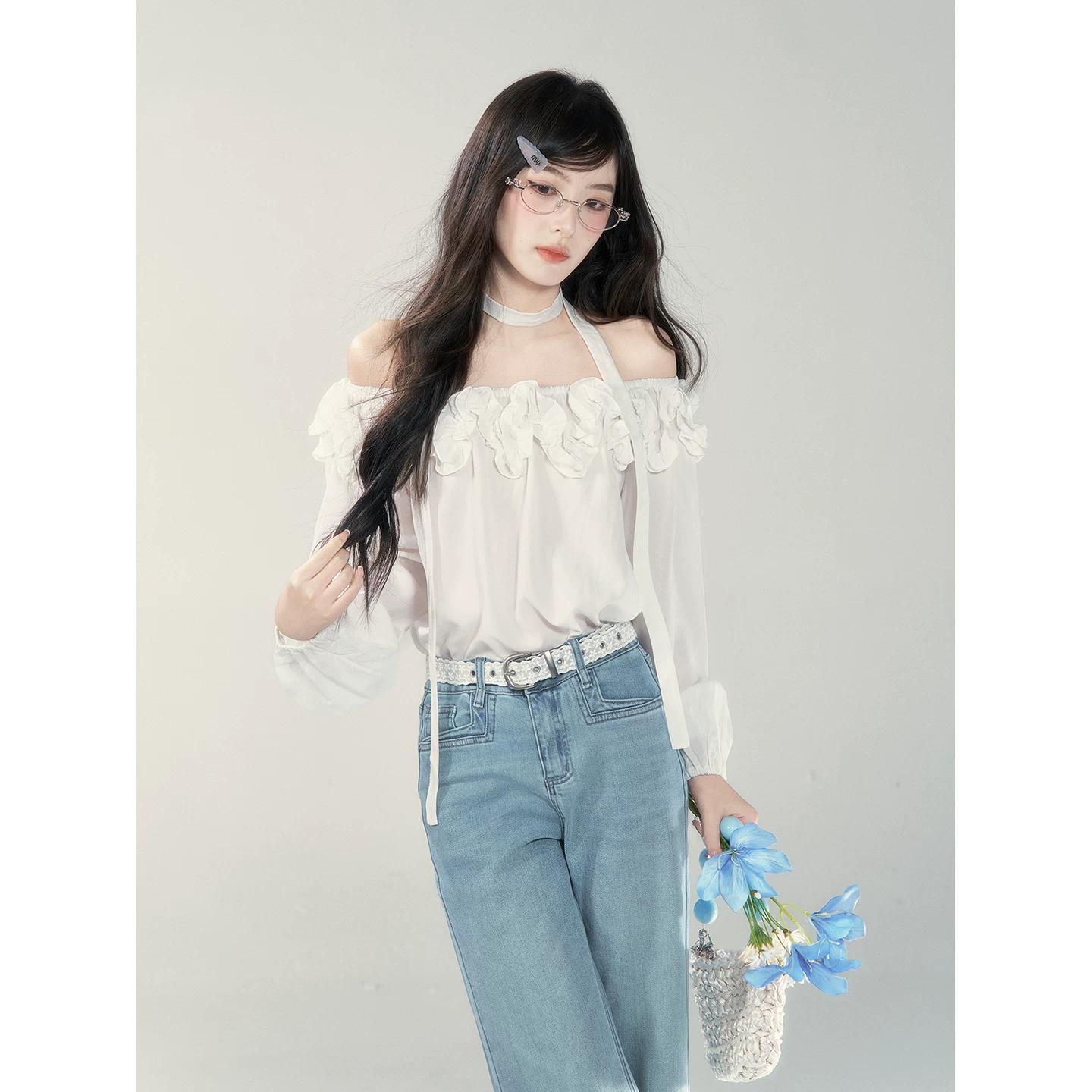 Wildberry ホワイト オフショルダーシャツ