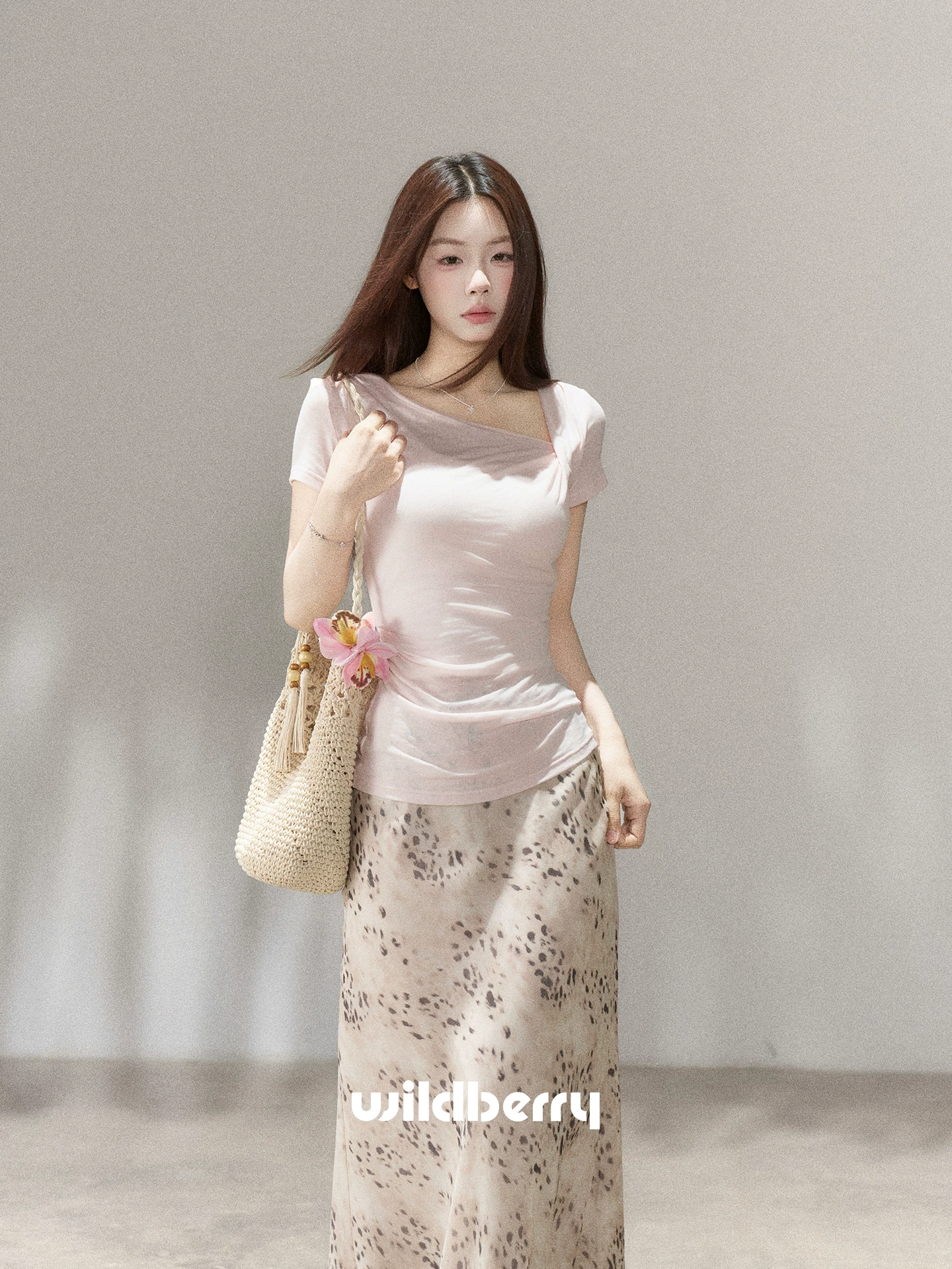 Wildberry ピンク デザイン半袖Tシャツ