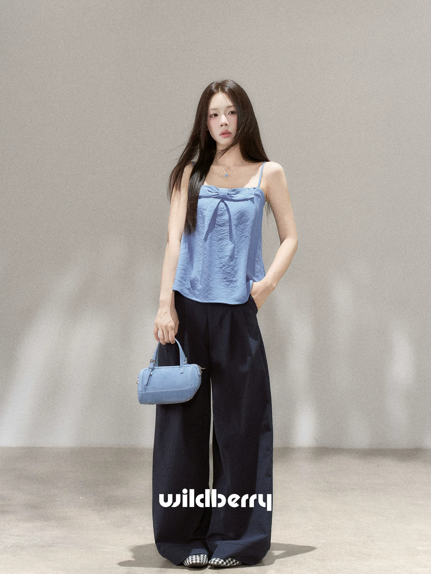 Wildberry ディープブルー ワイドストレートパンツ