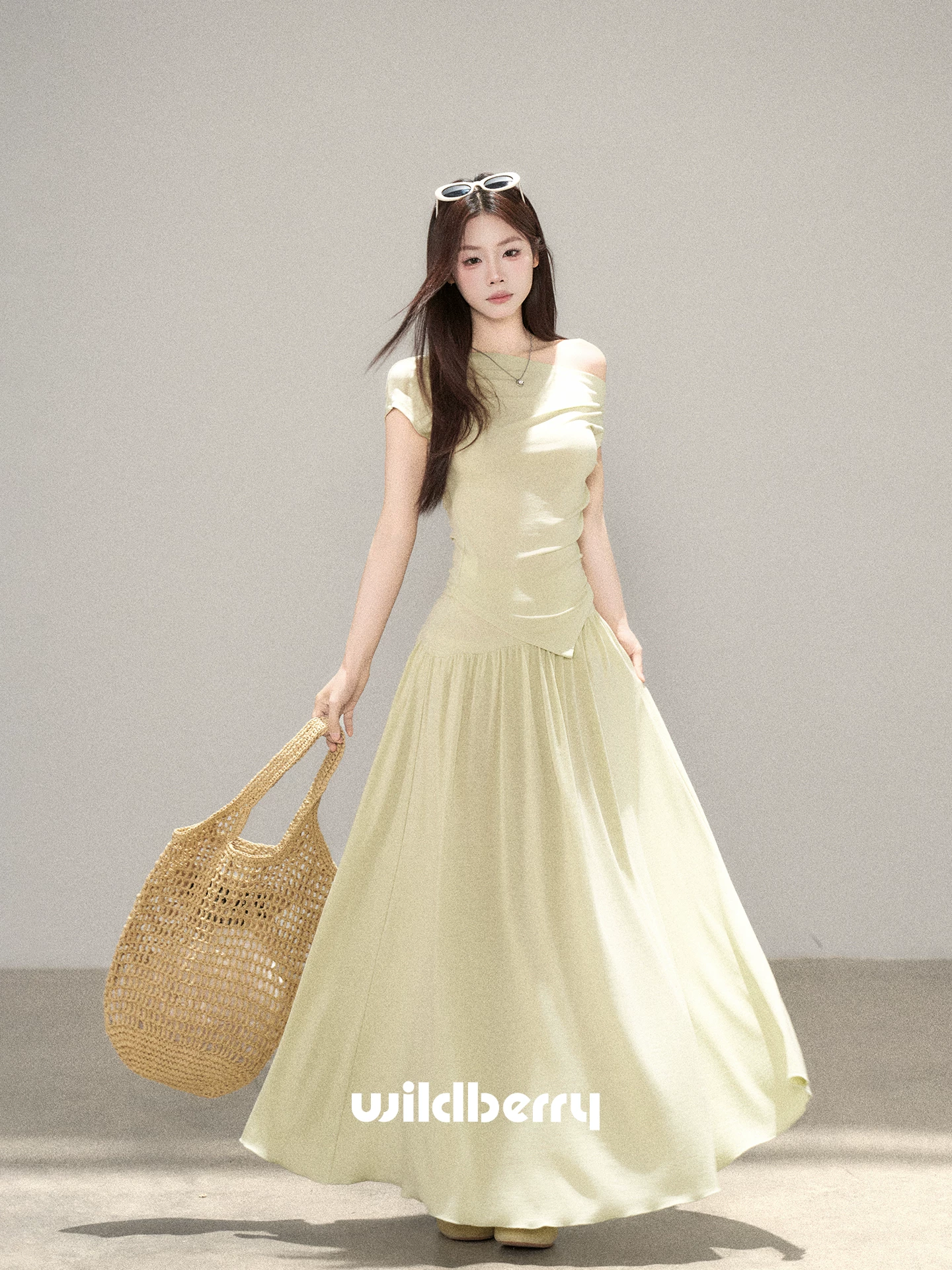 Wildberry ワンショルダー半袖Tシャツ＆スカート