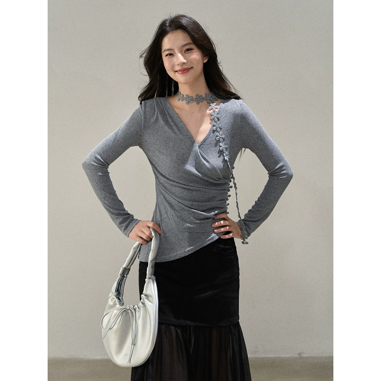 Wildberry Vネック 長袖Tシャツ