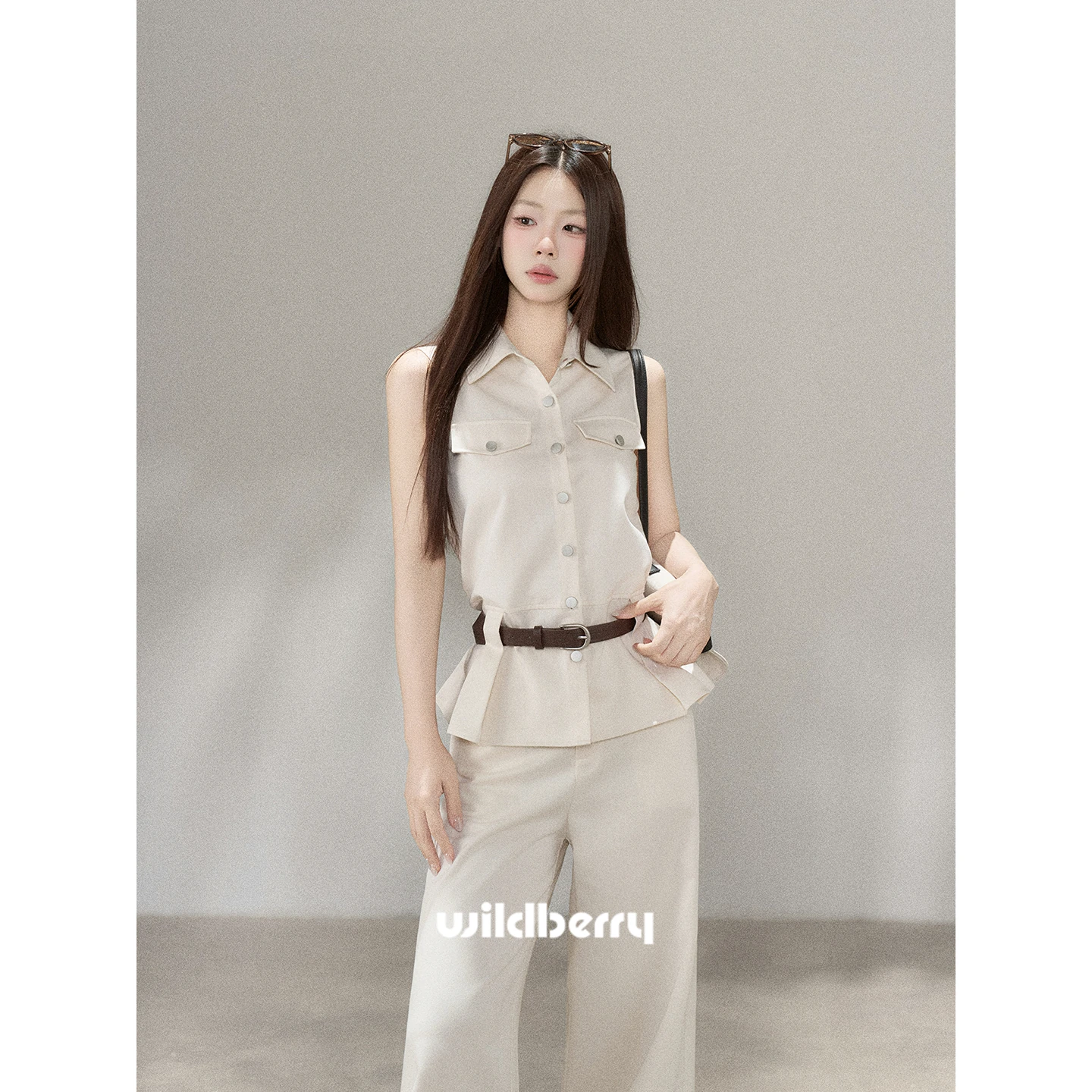 Wildberry ノースリーブトップス＆ストレートパンツ