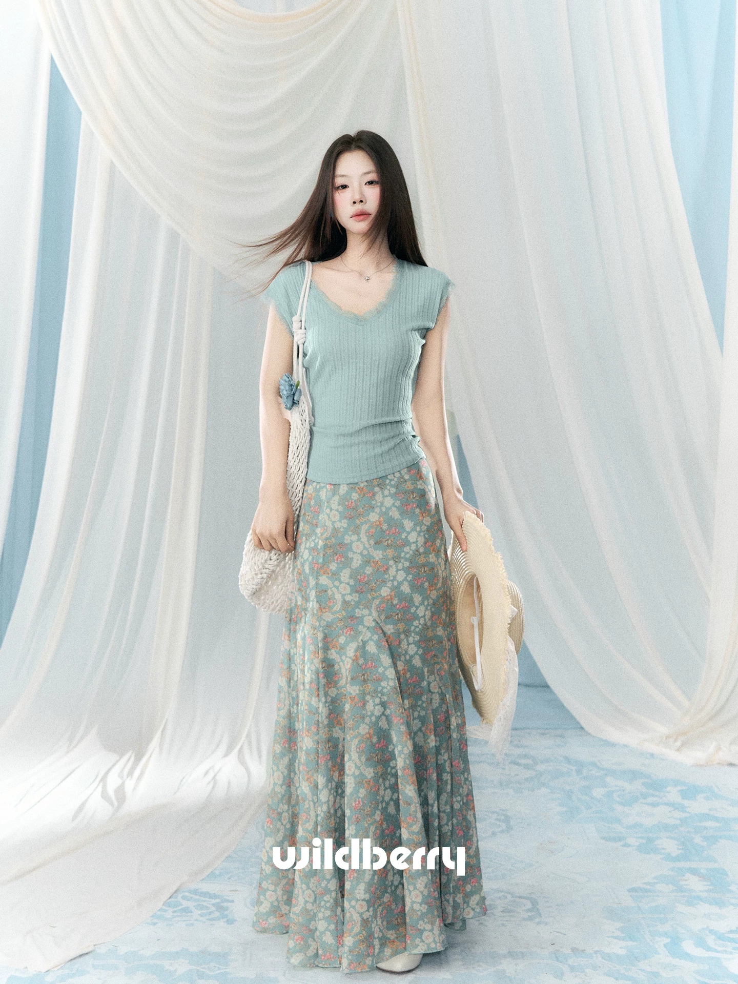 Wildberry ブルー レース切り替えVネック半袖Tシャツ