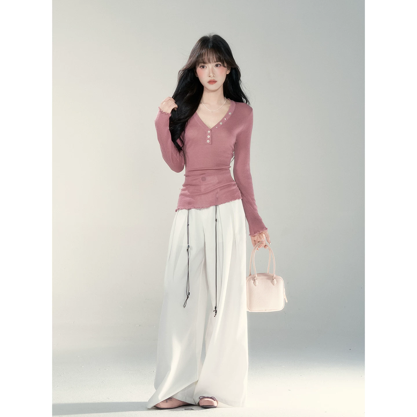 Wildberry Vネック 長袖Tシャツ