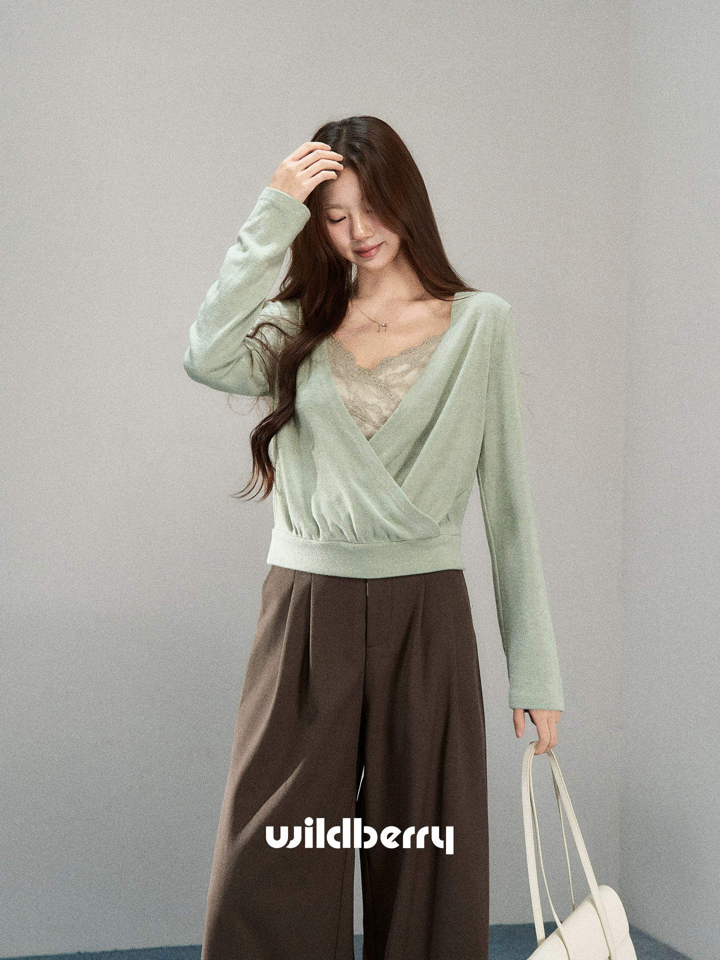 Wildberry レース重ね着風 クロスVネックトップス