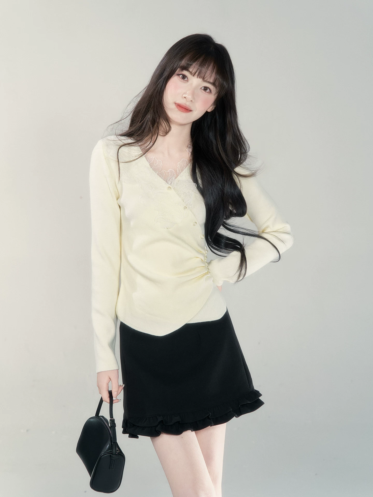 Wildberry Vネック ニットトップス