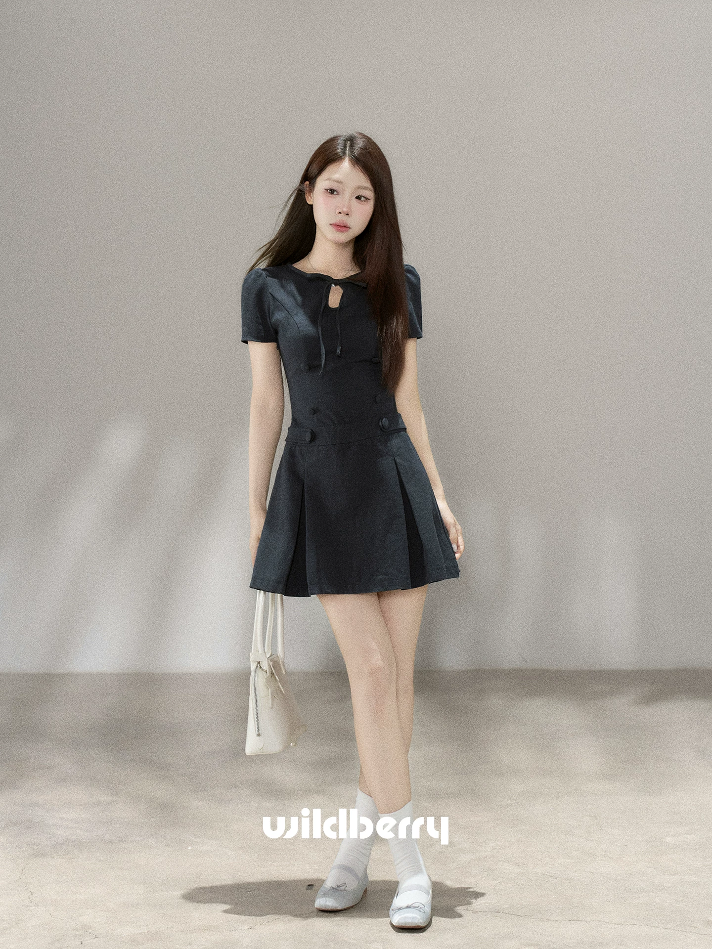 Wildberry ネイビー 半袖ミニワンピース