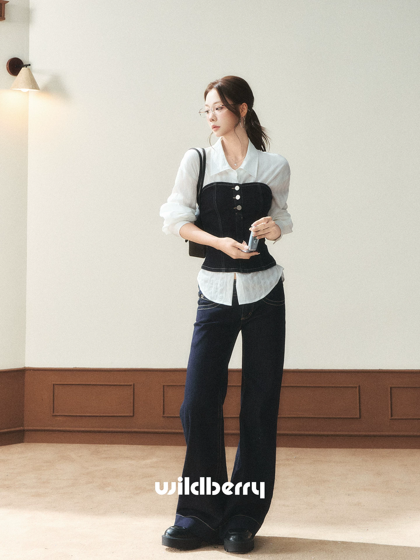 Wildberry レトロ フレアストレートデニム
