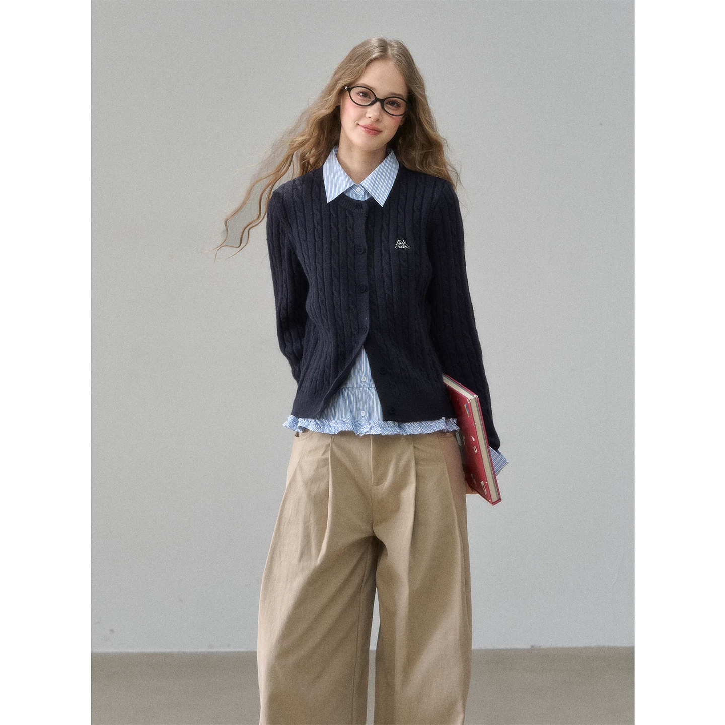Wildberry クルーネック ニットカーディガン