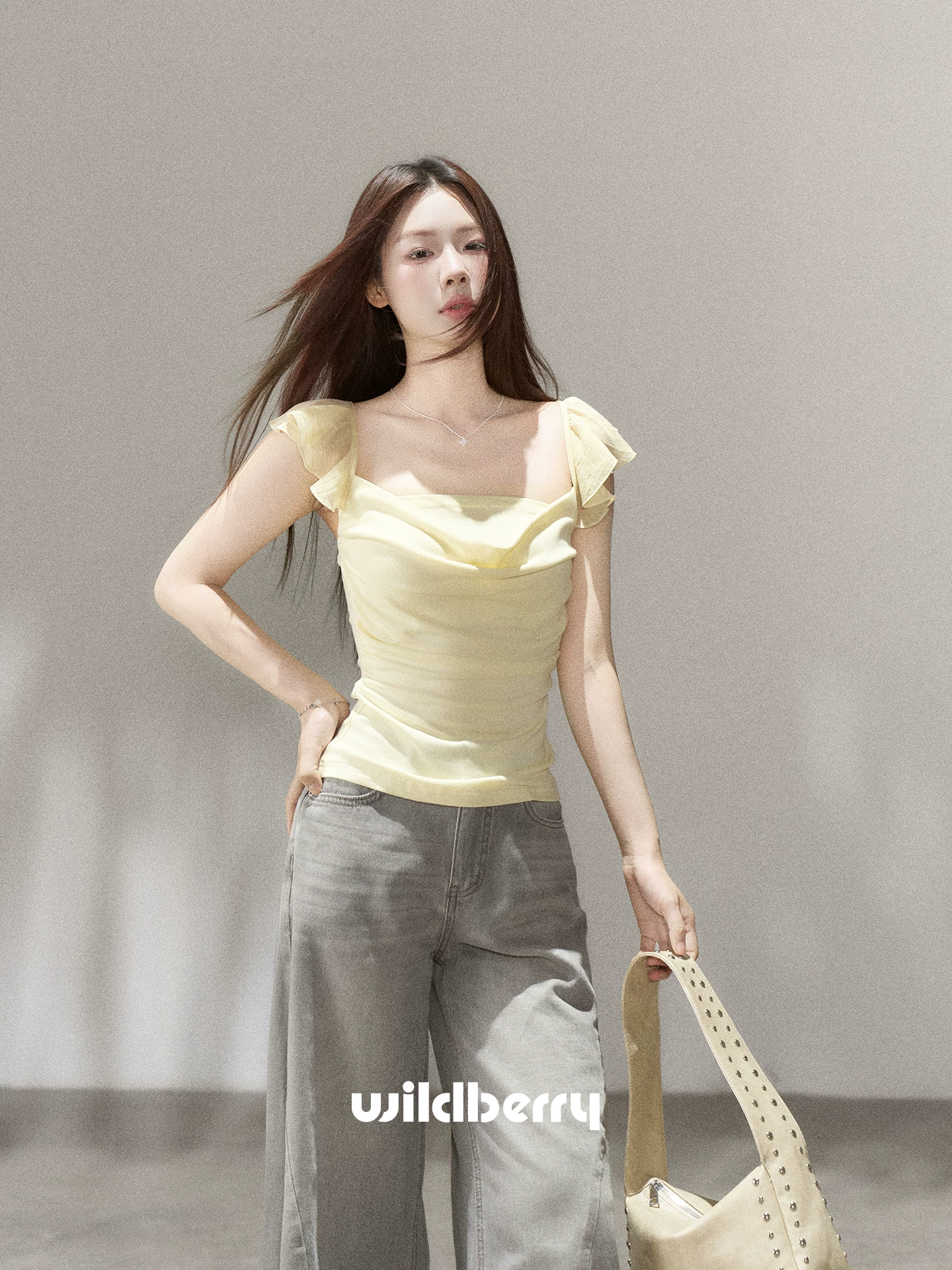 Wildberry スクエアネック デザイン半袖Tシャツ