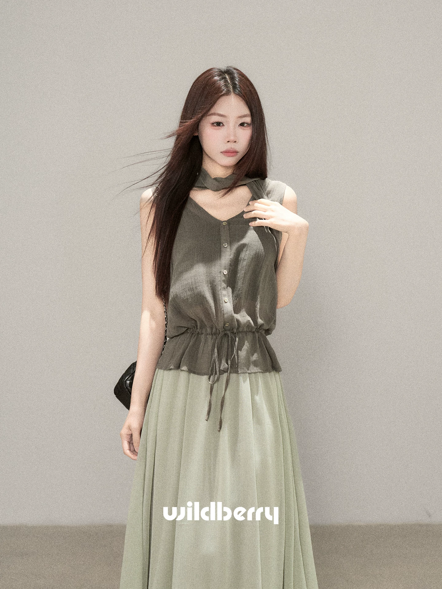 Wildberry Vネック ノースリーブブラウス