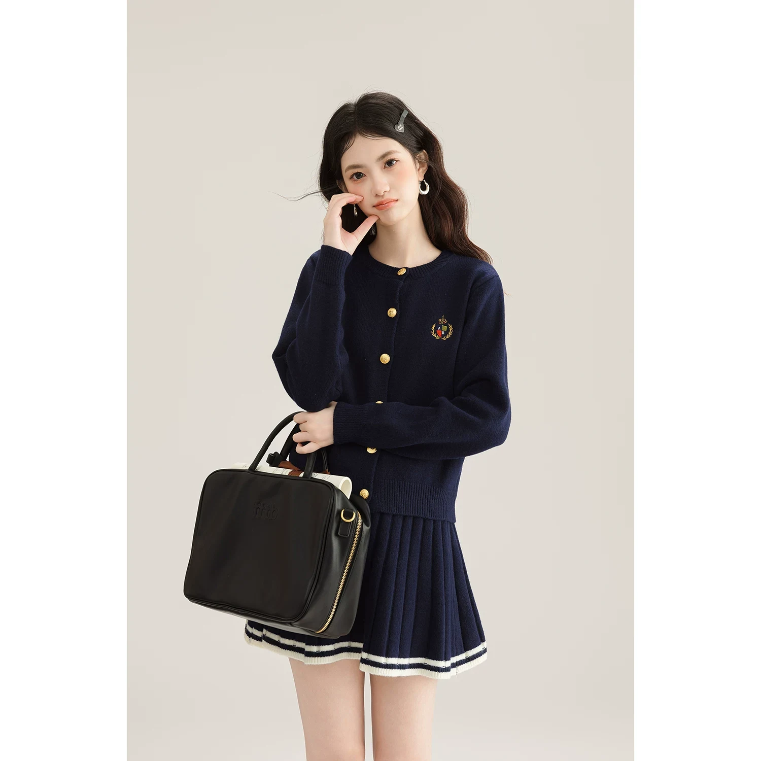 クルーネックニット＆プリーツスカート セットアップ 商品写真